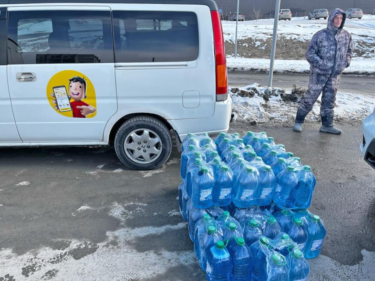 В Новосибирске у нелегальных продавцов изъяли1505 литров сомнительной «незамерзайки»