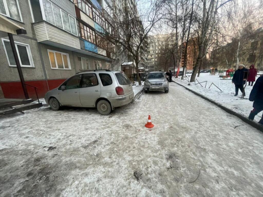 Ребенок погиб под колесами авто