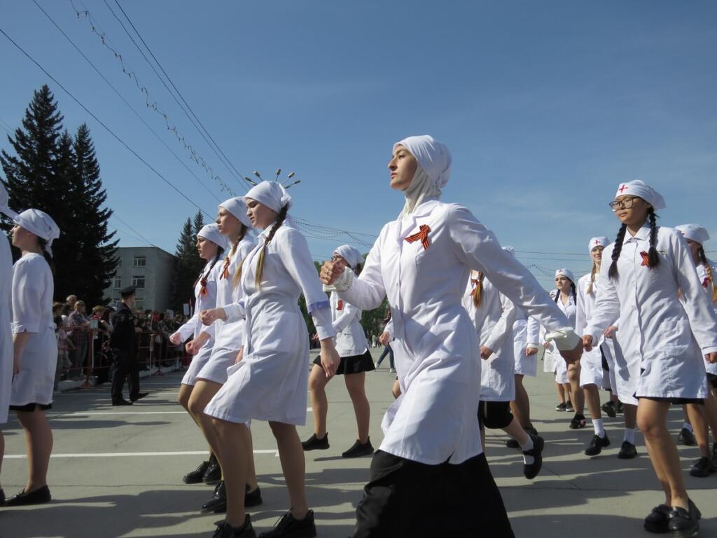 Будущие медсестры - студентки Бердского медколледжа