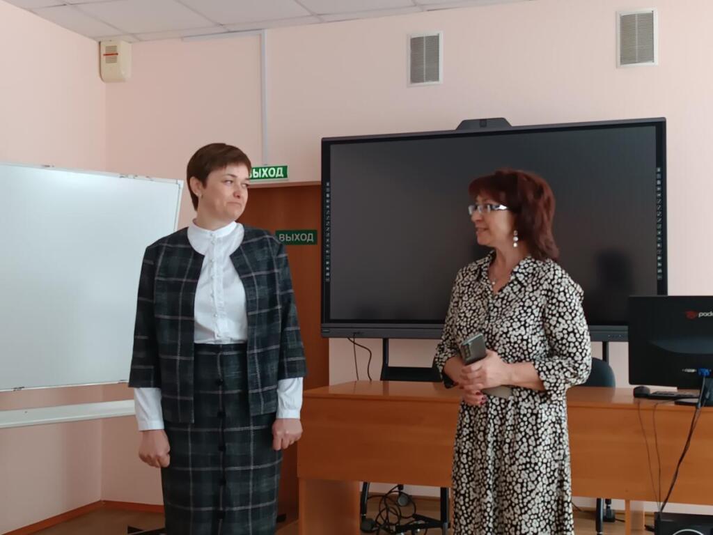 Нового директора представили коллективу школы №11