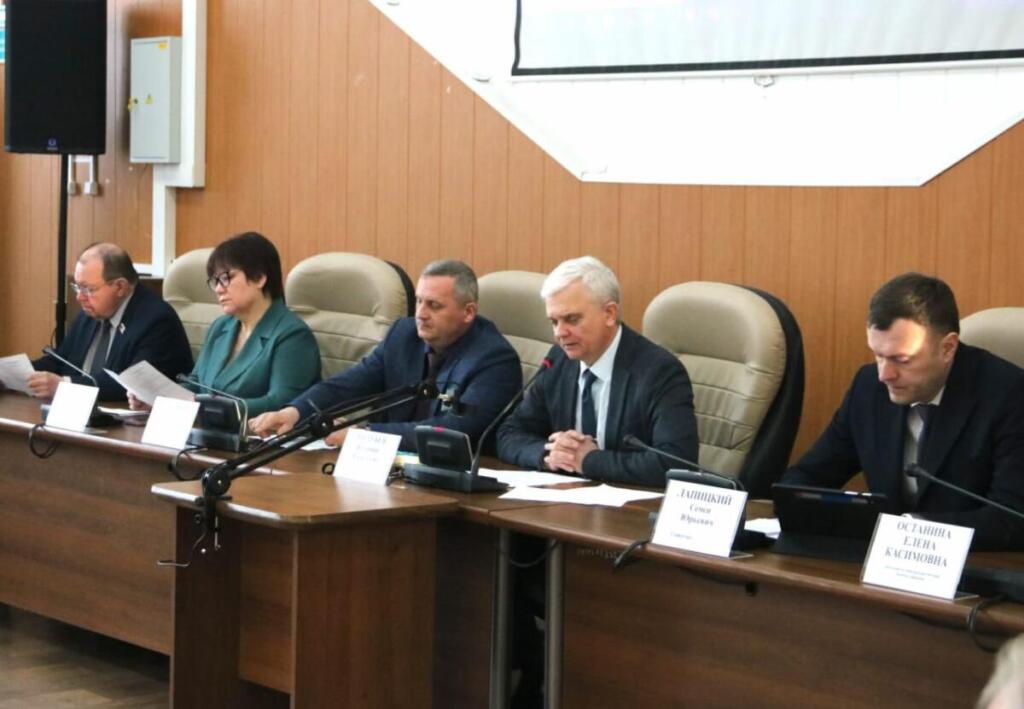 Президиум сессии горсовета депутатов Бердска