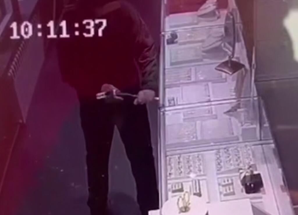 Грабителя арестовали