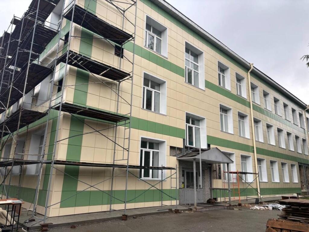 Обновленный фасад «Экономического лицея»