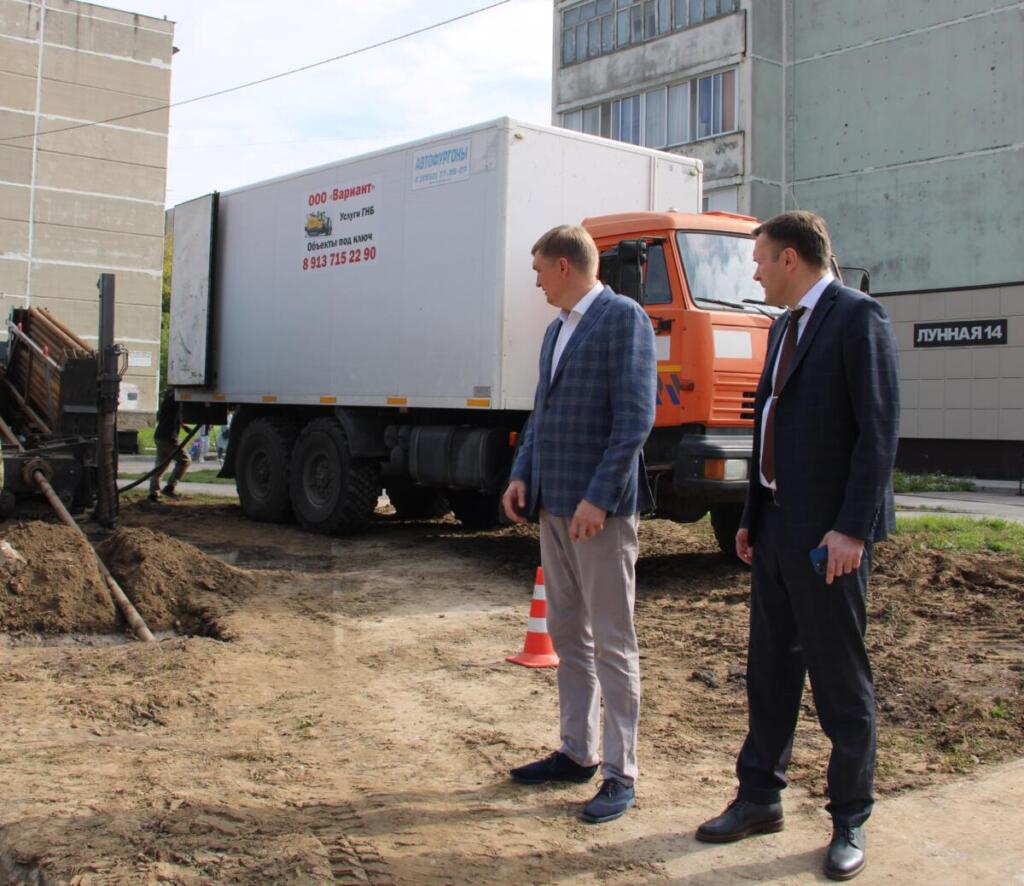 Мэр Бердска на месте ремонтных работ