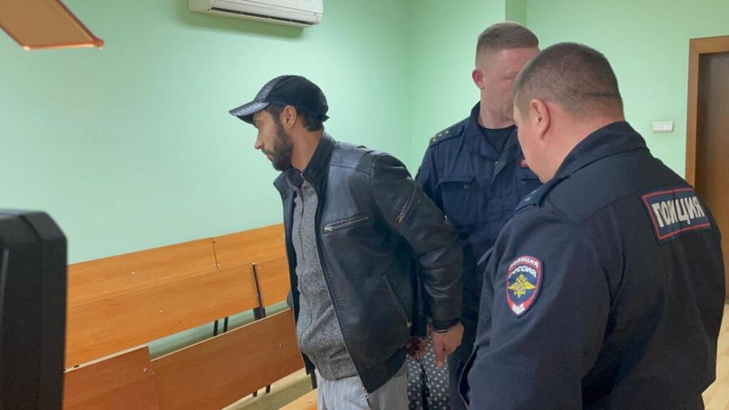 Мужчину отправили в колонию из зала суда Мужчину отправили в колонию из зала суда