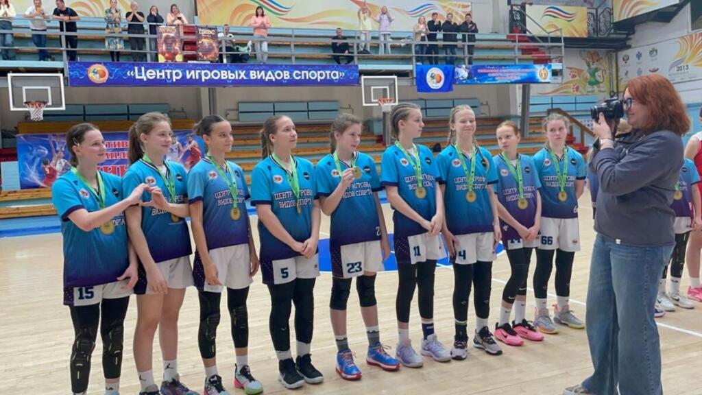 Первую строчку турнирной таблицы заняла команда Новосибирска 