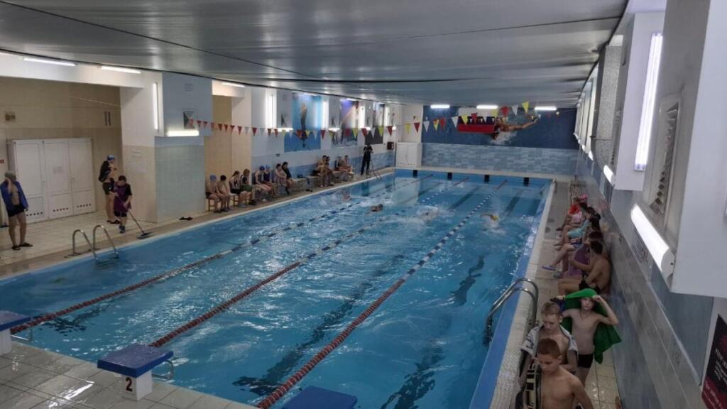 Соревнования по плаванию