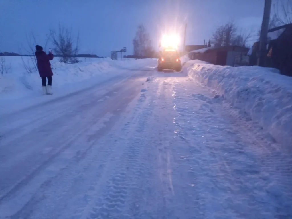 Дорогу прочистили за свой счёт