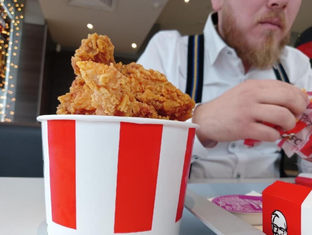 В точке питания Rostic's