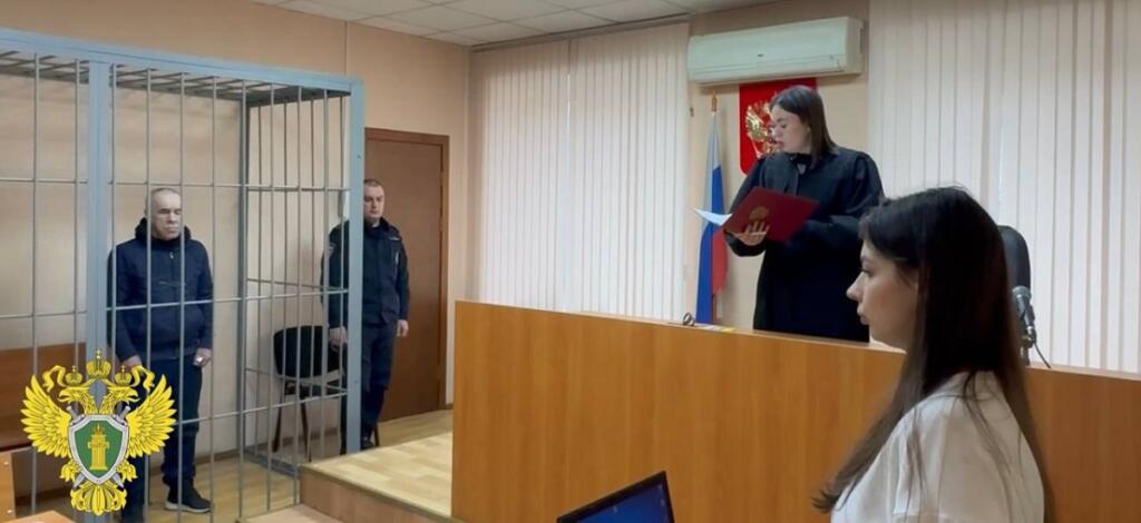 Подсудимого приговорили к 8 годам в колонии строго режима