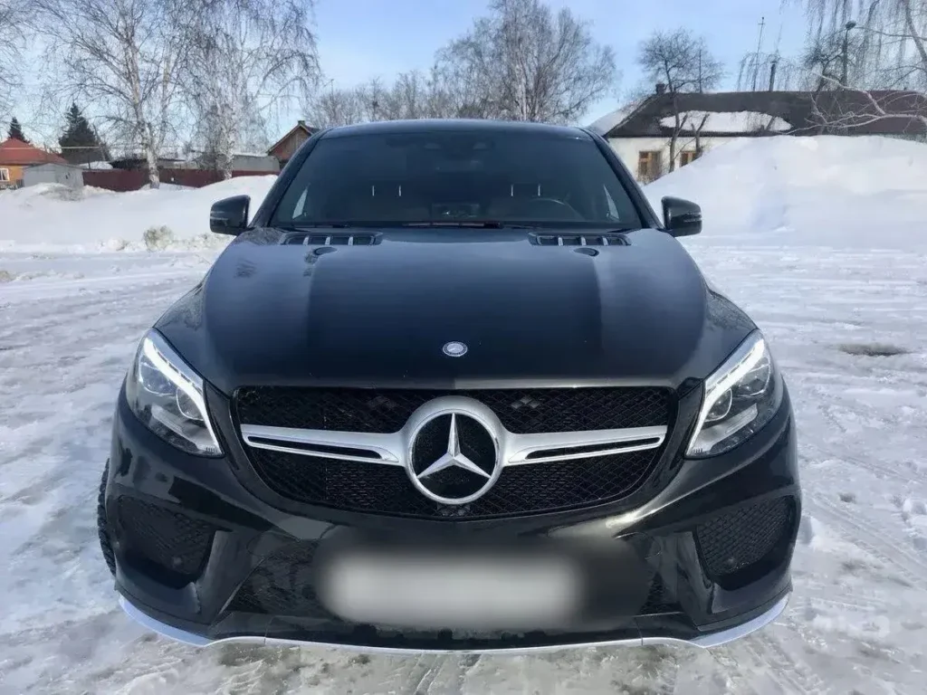 Дорогостоящие автомобили борца с коррупцией передали государтсву