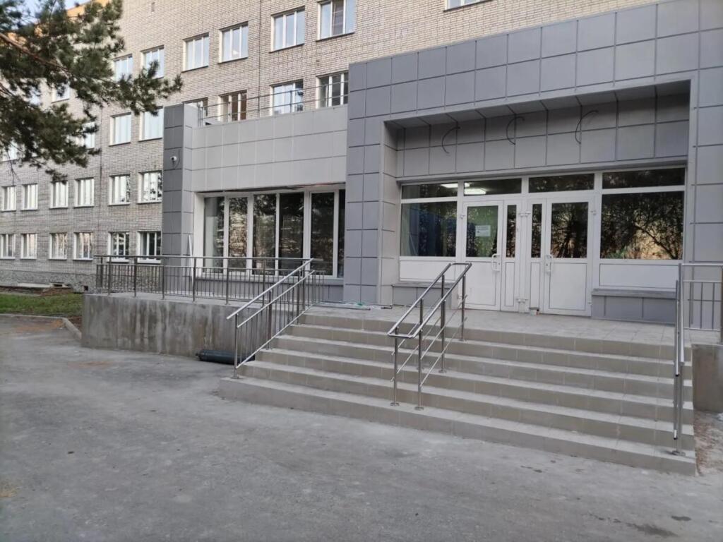 Корпус ЦГБ Бердска на ул. Попова 10/1