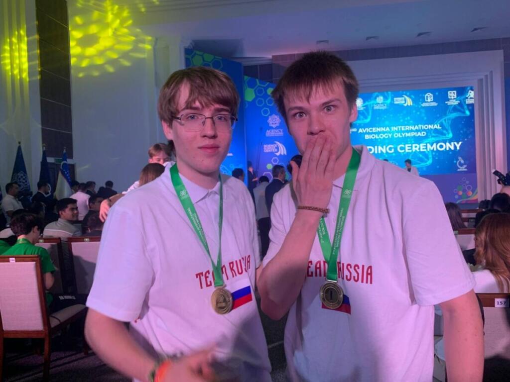 Владислав Владыко (слева)