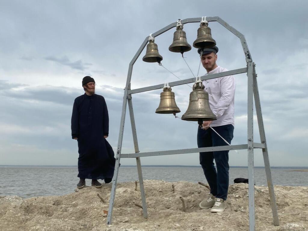 Колокольный звон на месте старого затопленного Бердска