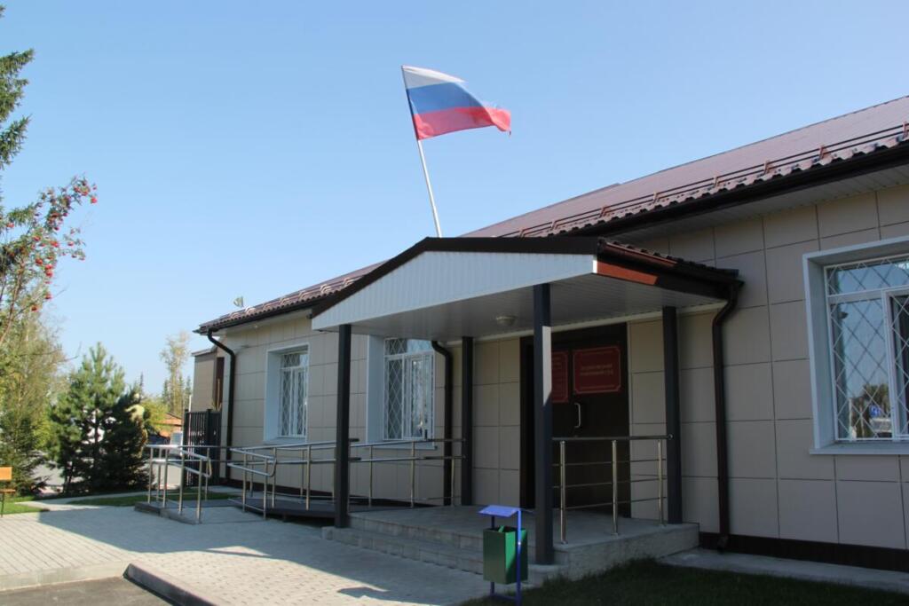 Суд